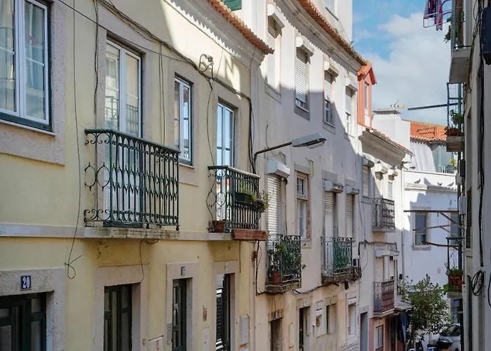 Petite Charm In Old Lägenhet Lisboa