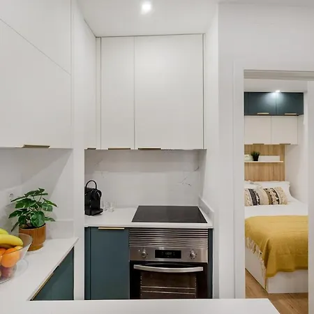 Petite Charm In Old Apartment Lisbon